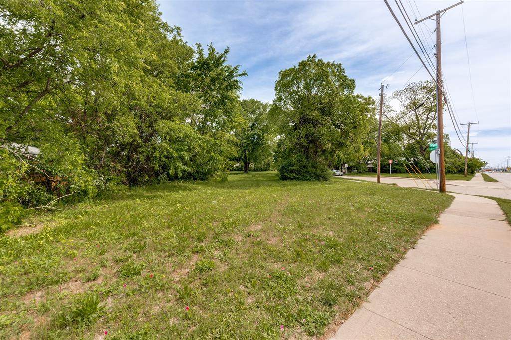 3711 Carpenter Avenue - Photo 1