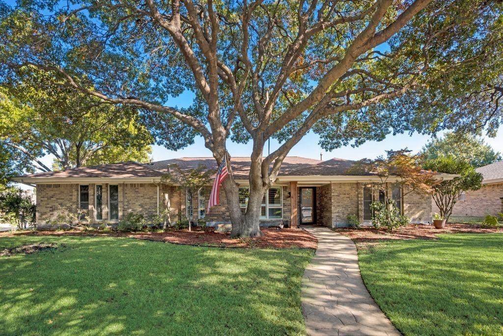 1616 Cloister Way - Photo 1