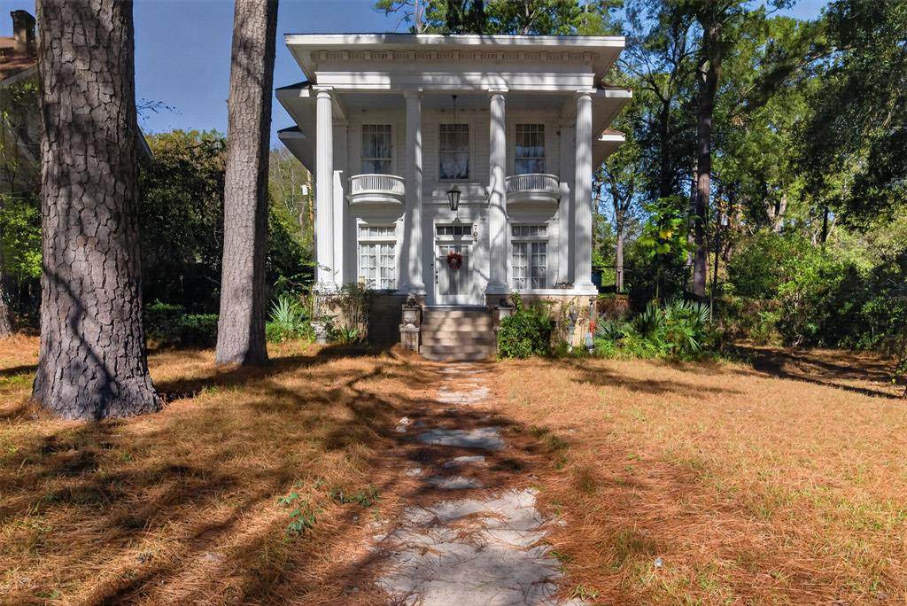704 Wilkinson Street - Photo 1
