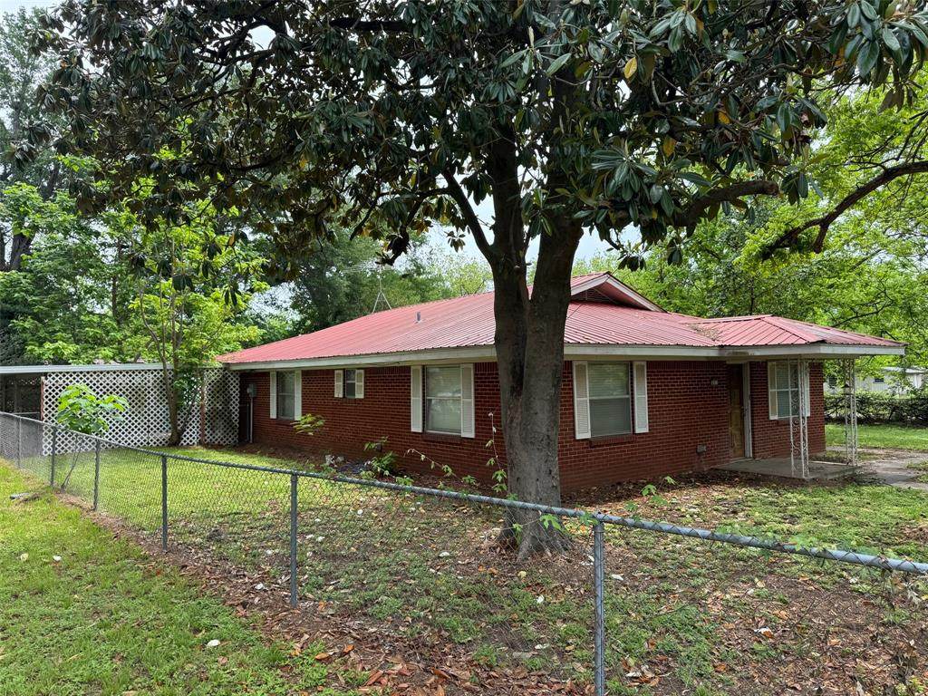 621 French Street - Photo 1