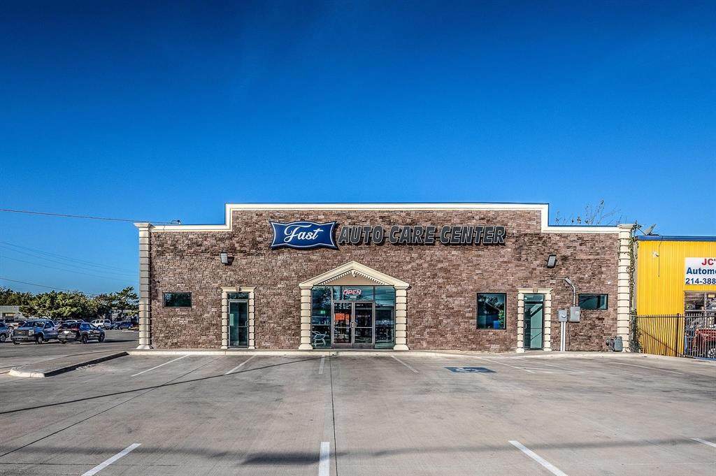4001 Buckner Boulevard - Photo 1