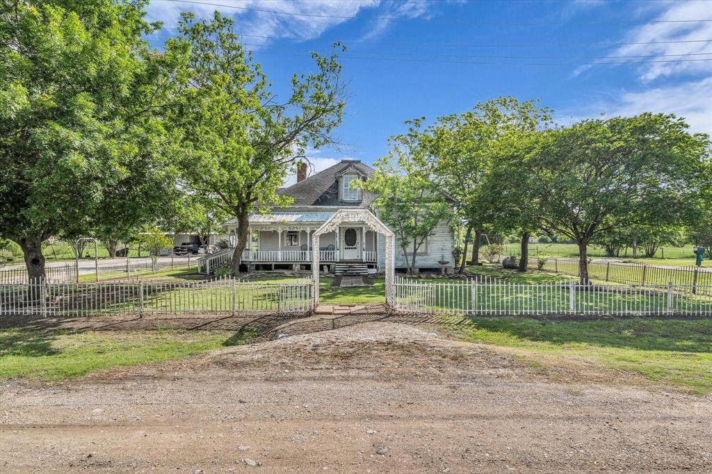 421 Huey Avenue - Photo 1