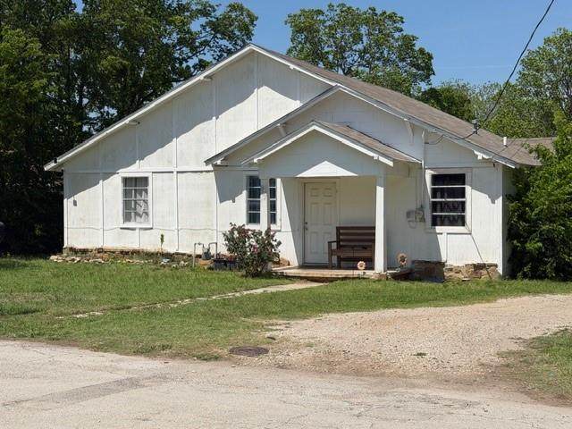 902 Thompson - Photo 1