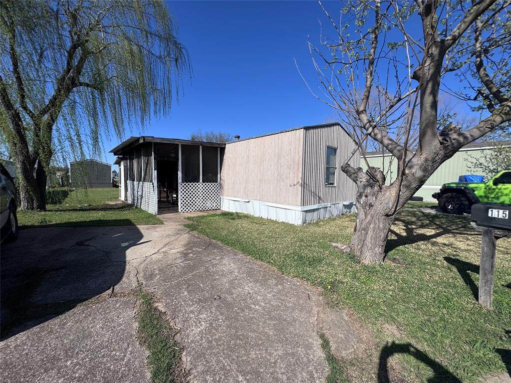 115 Valerie Lane - Photo 1