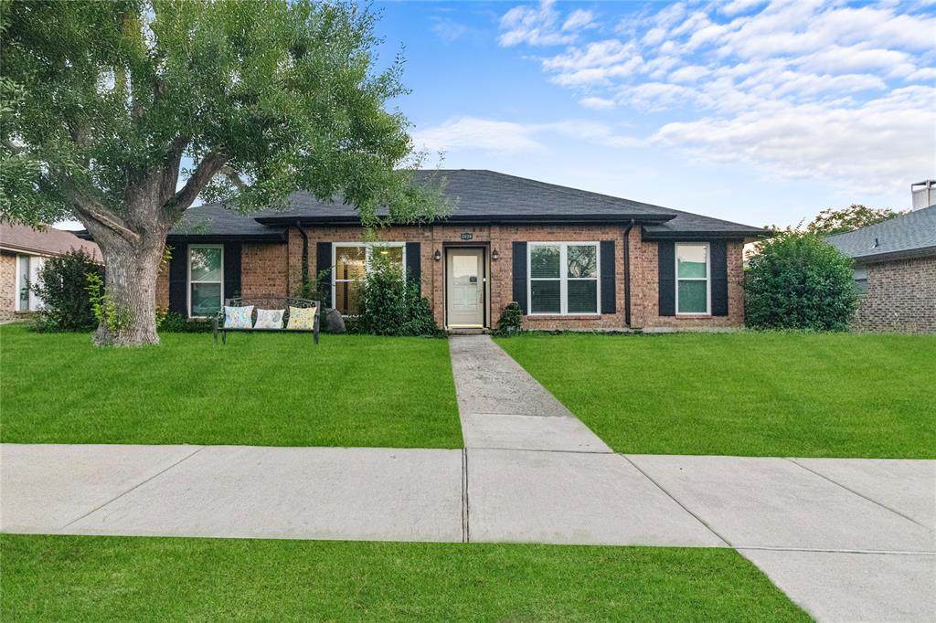 2620 Carmel Drive - Photo 1