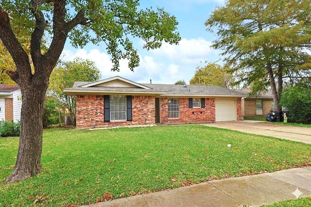 405 Birchwood Circle - Photo 1