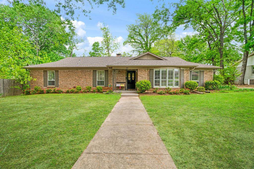 2745 Simpson Street - Photo 1