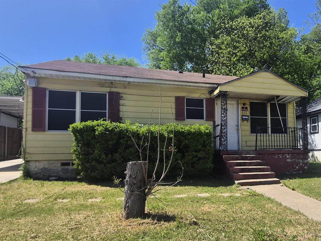 335 Avenue J - Photo 1