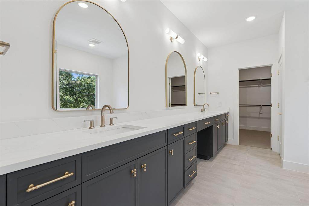 452 Waters Edge Drive - Photo 1