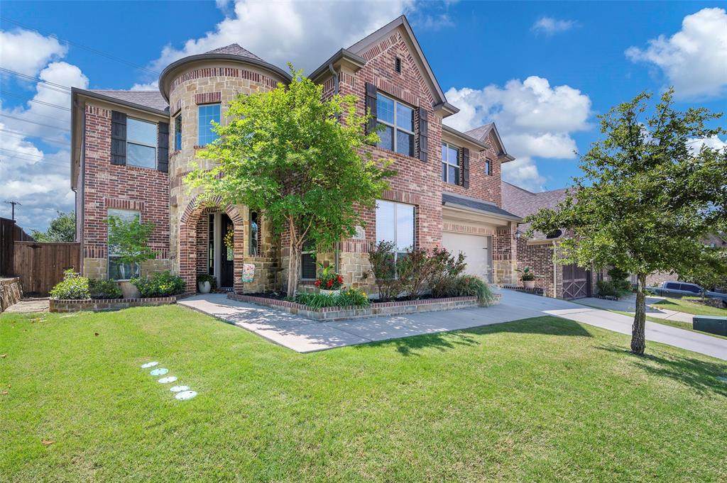 928 Bentley Drive - Photo 1