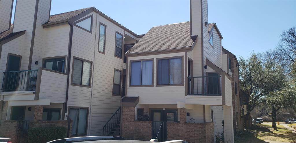 2300 Bamboo Drive - Photo 1