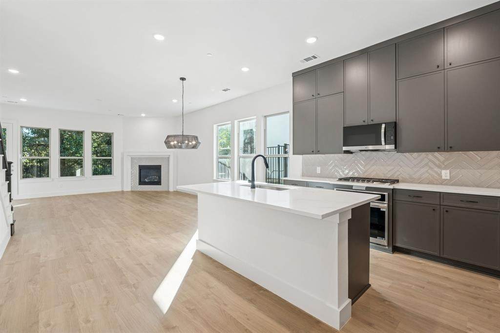 126 Bridgewater Way - Photo 1