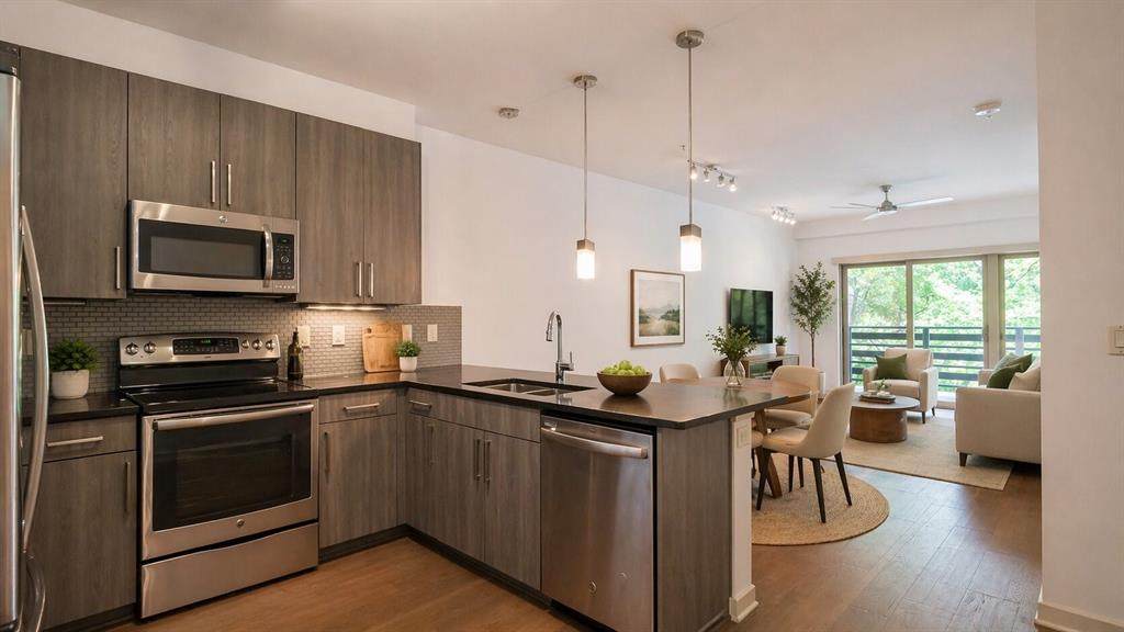 3600 South Lamar Boulevard - Photo 1