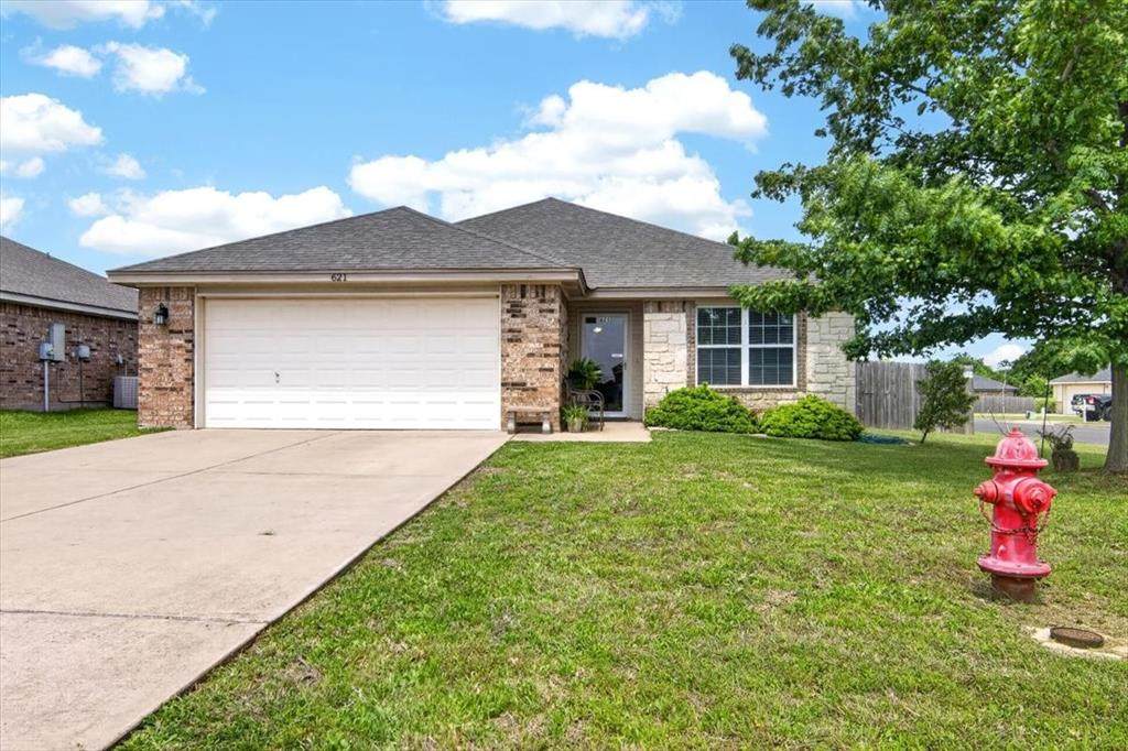 621 Apple Cross Drive - Photo 1