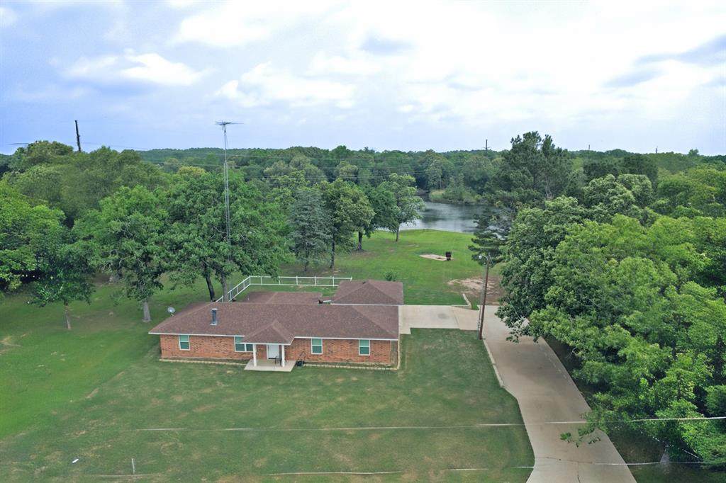 289 County Road 4192 - Photo 1