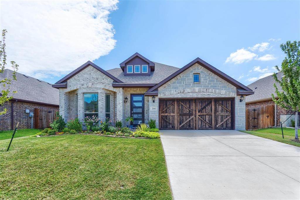 204 Garden Grove Drive - Photo 1