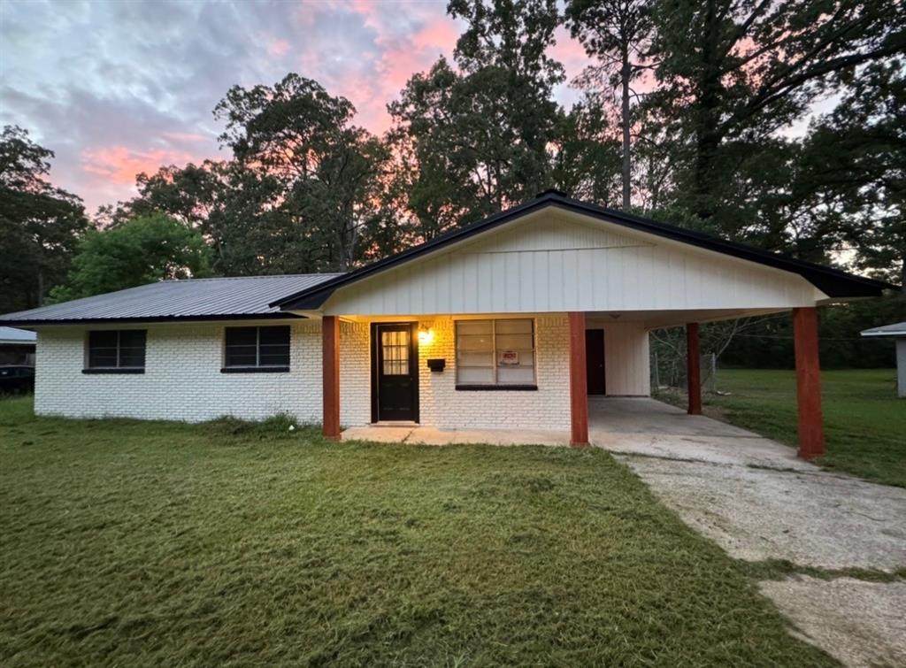712 5th Street - Photo 1