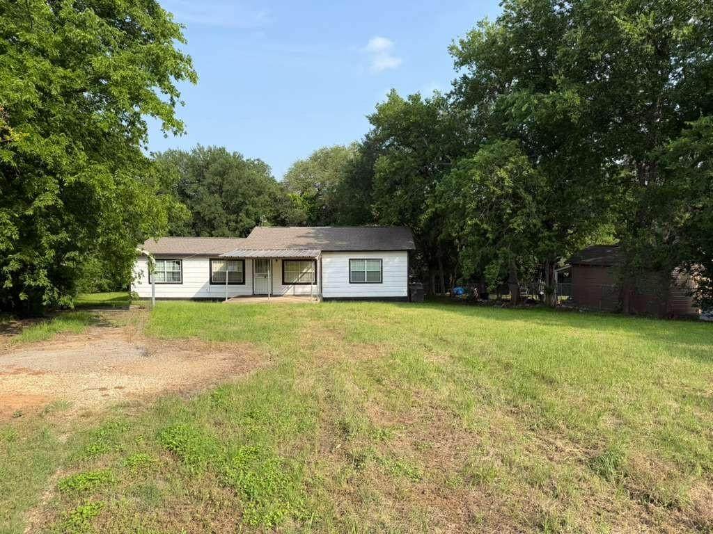 325 County Road 1768 - Photo 1