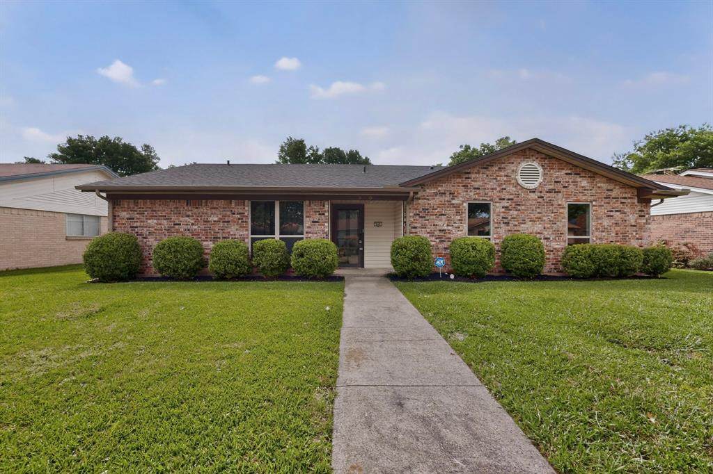 949 Meadowdale Circle - Photo 1