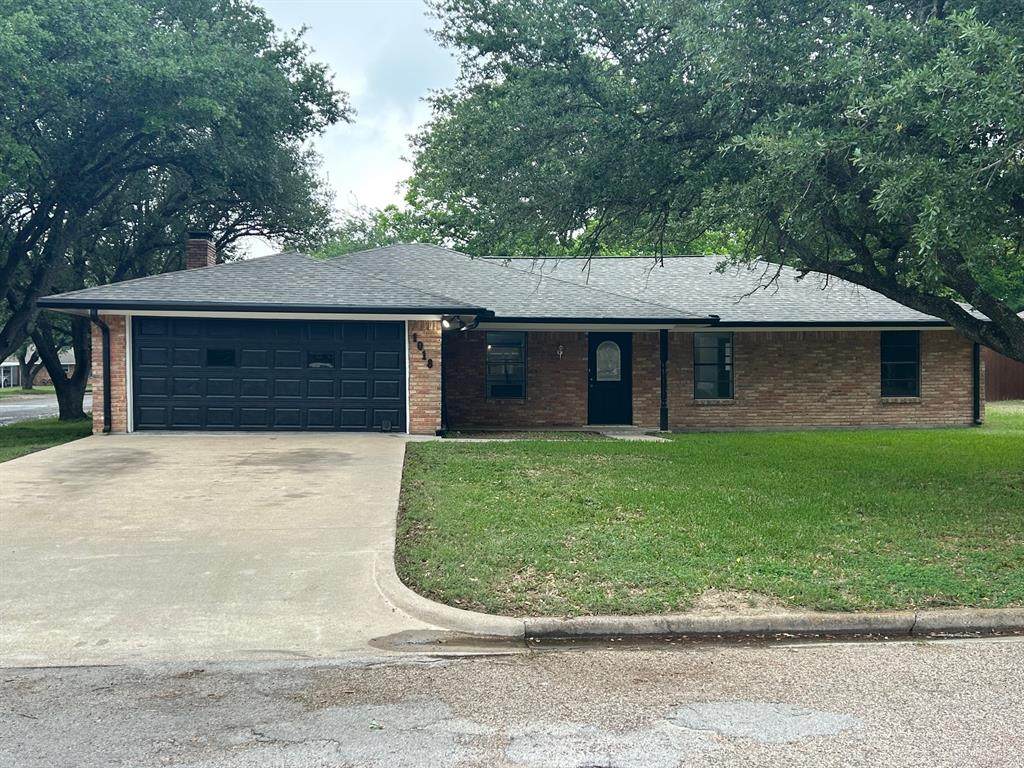 1018 Clark - Photo 1