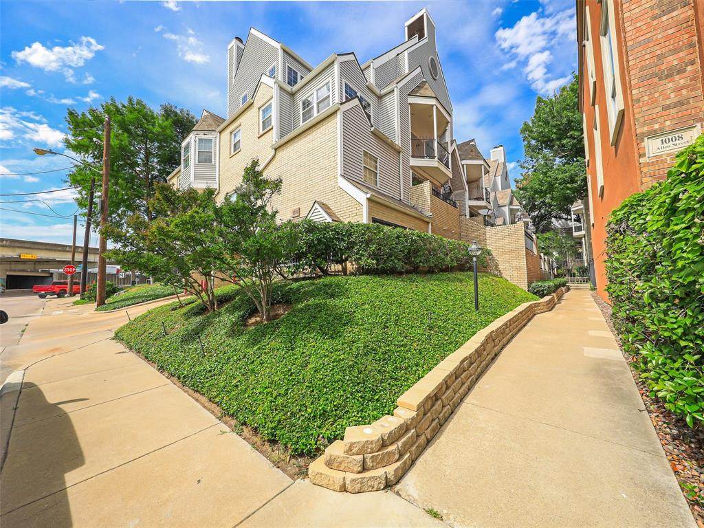 1010 Allen Street - Photo 1