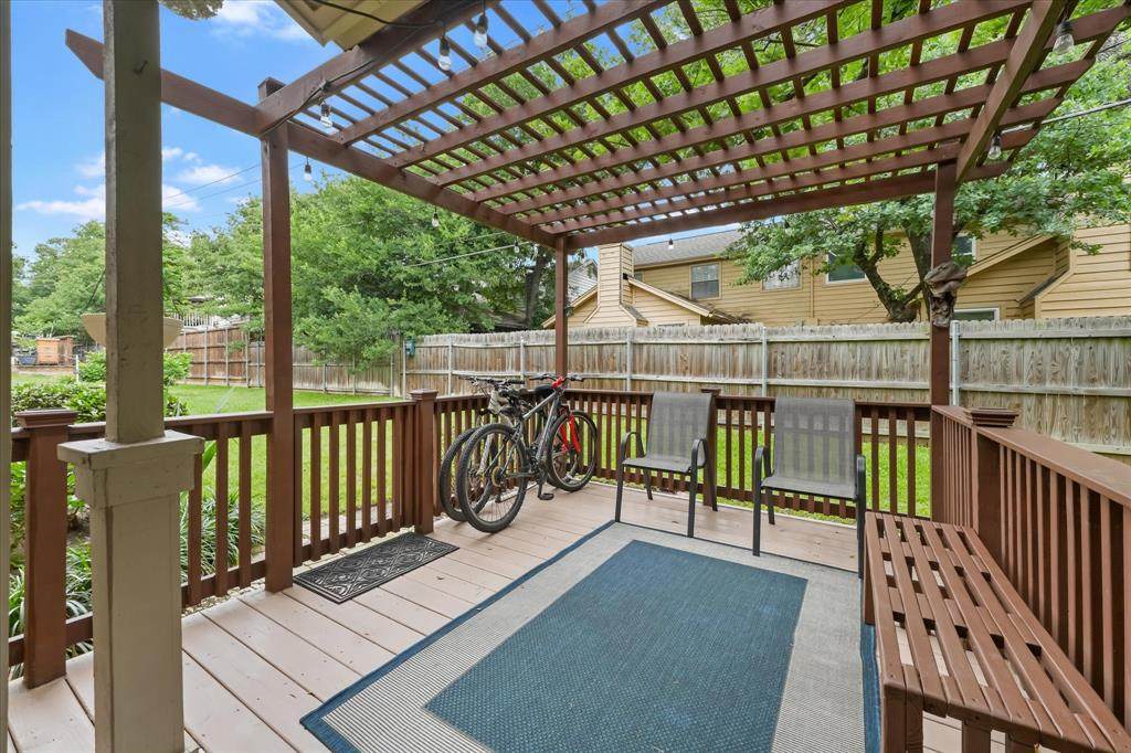 1463 Meadowood Village Drive - Photo 1