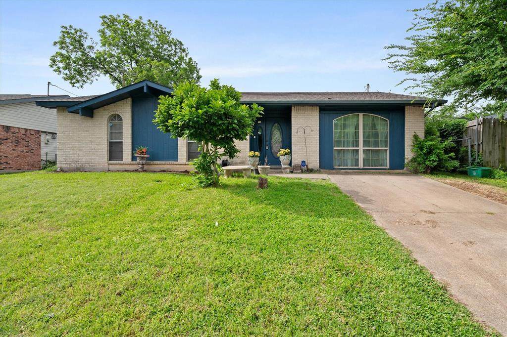 609 Columbine Lane - Photo 1