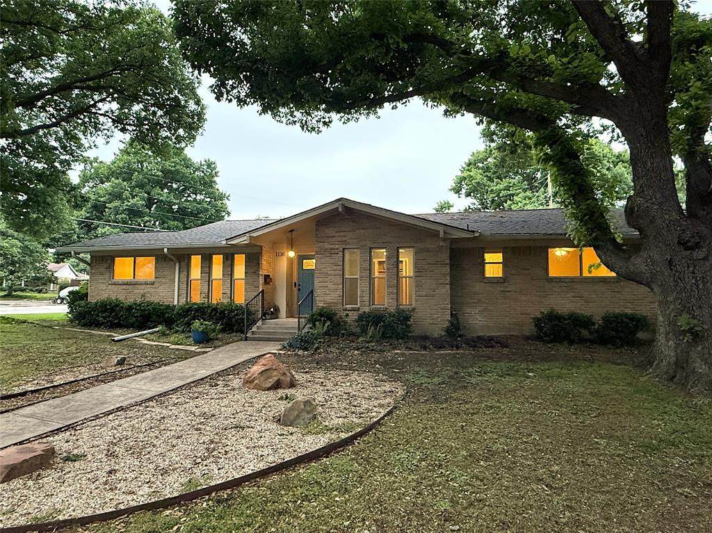 1116 Elizabeth Lane - Photo 1