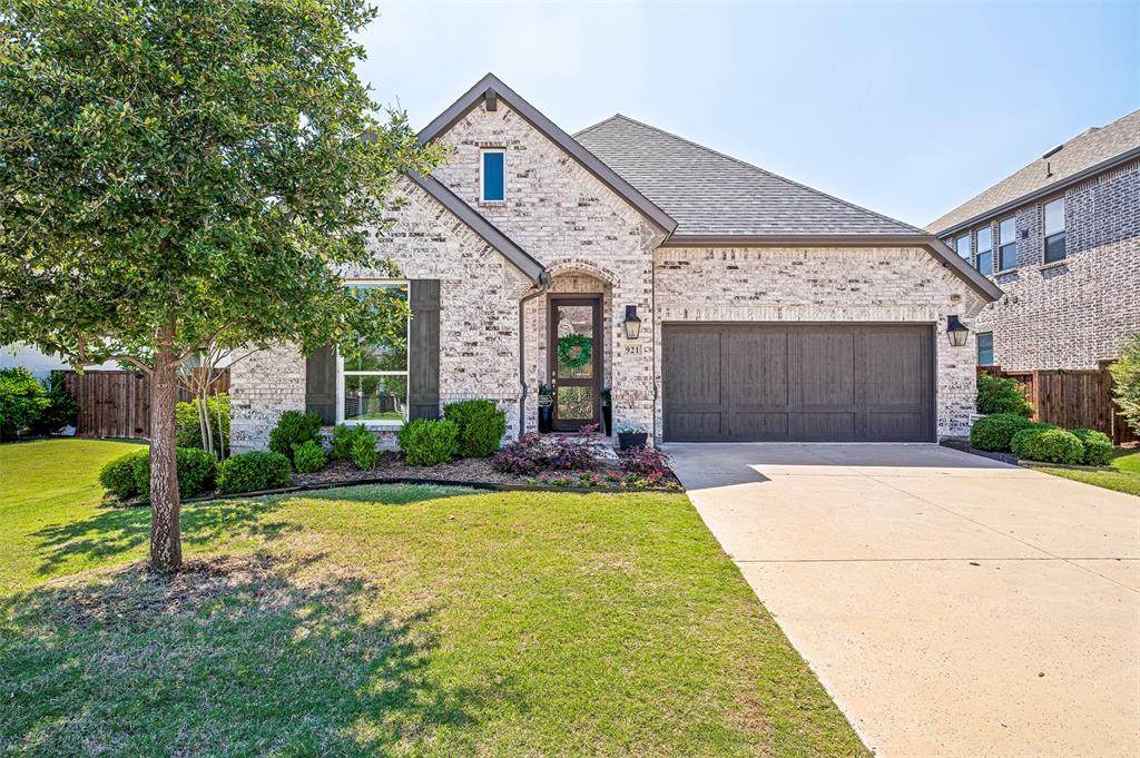 921 Gladewater Drive - Photo 1