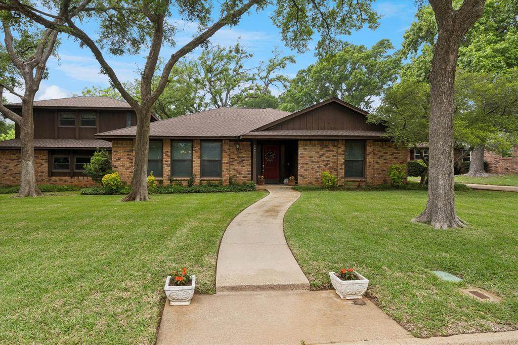1401 Clover Hill Road - Photo 1