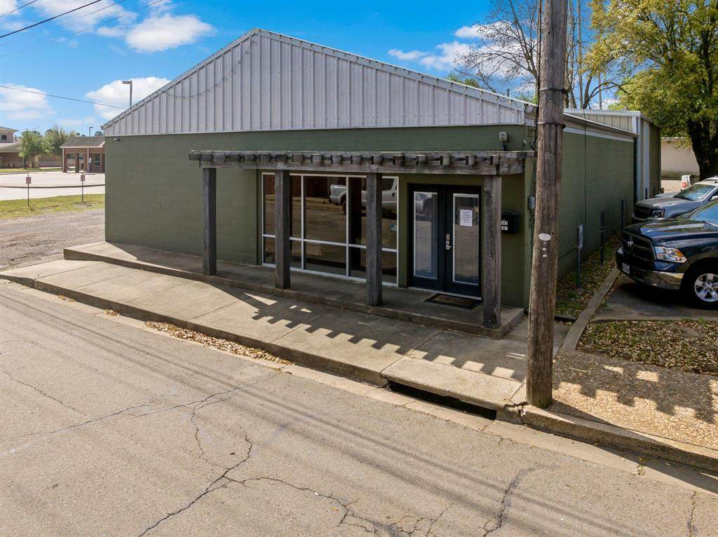 141 Marshall - Photo 1