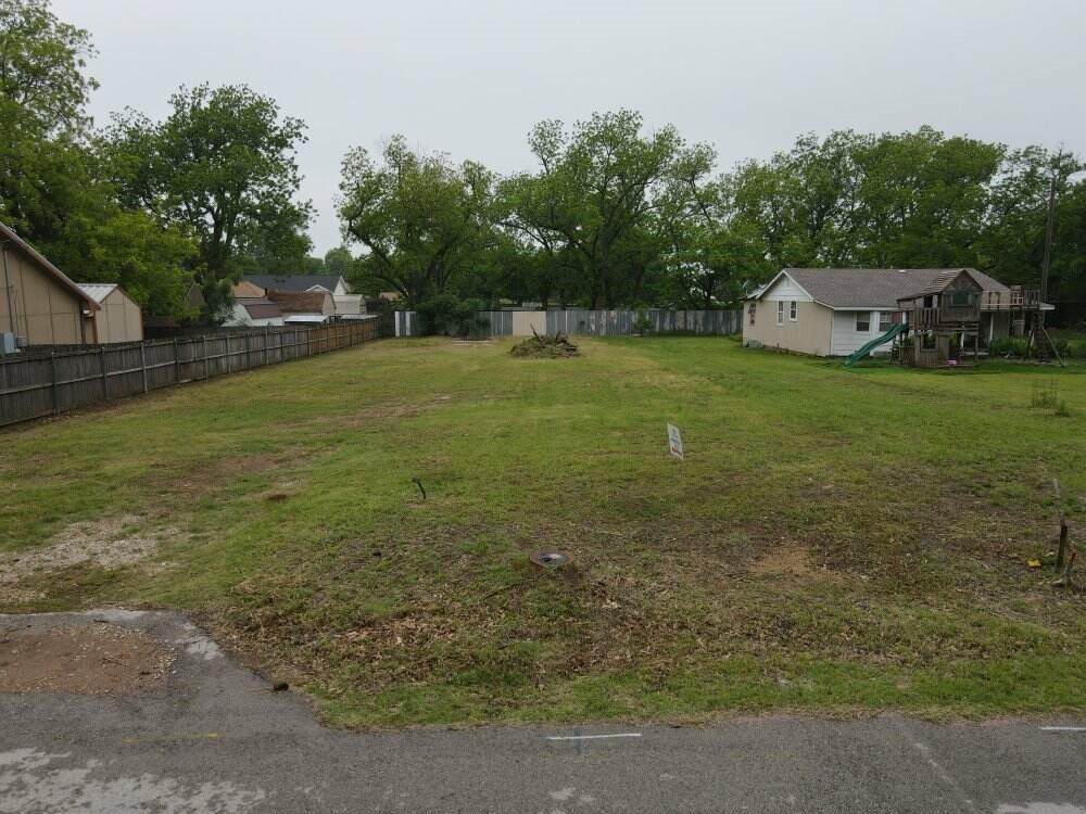 406 Maple Street - Photo 1