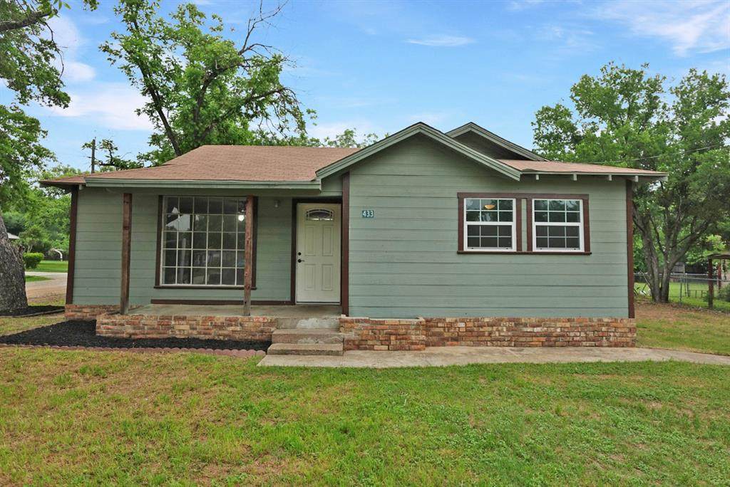 433 Hampton Avenue - Photo 1