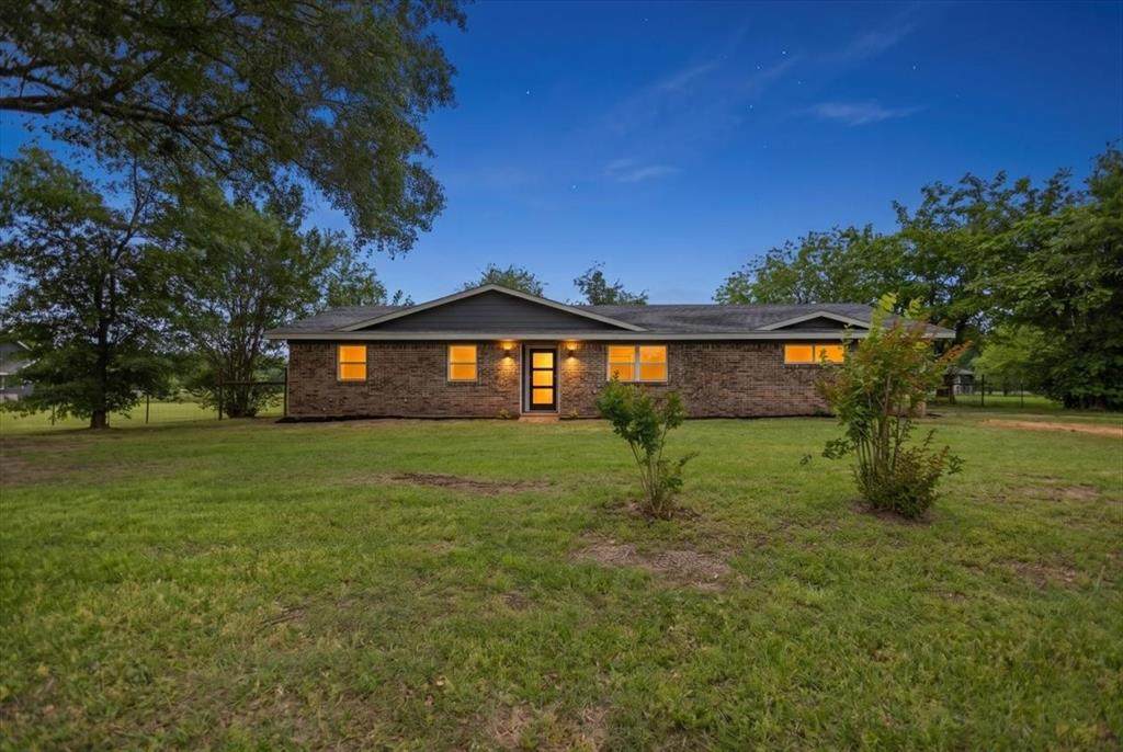 3901 Fm 1395 - Photo 1