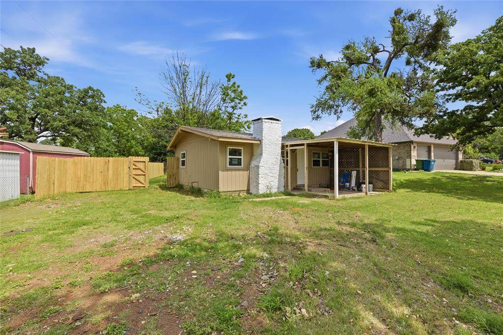 1426 Lakeshore Boulevard - Photo 1