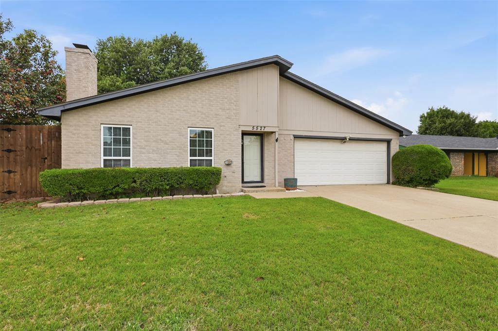 5527 Meadow Oak Street - Photo 1