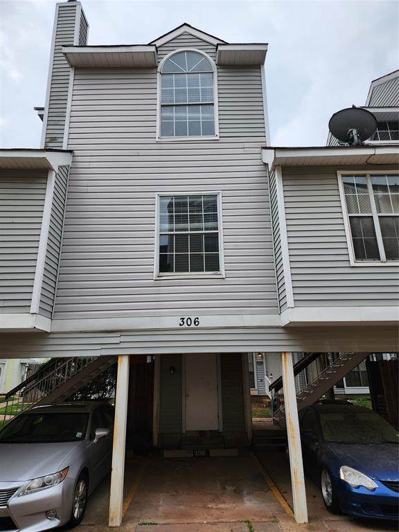 306 Settlers Park Drive - Photo 1