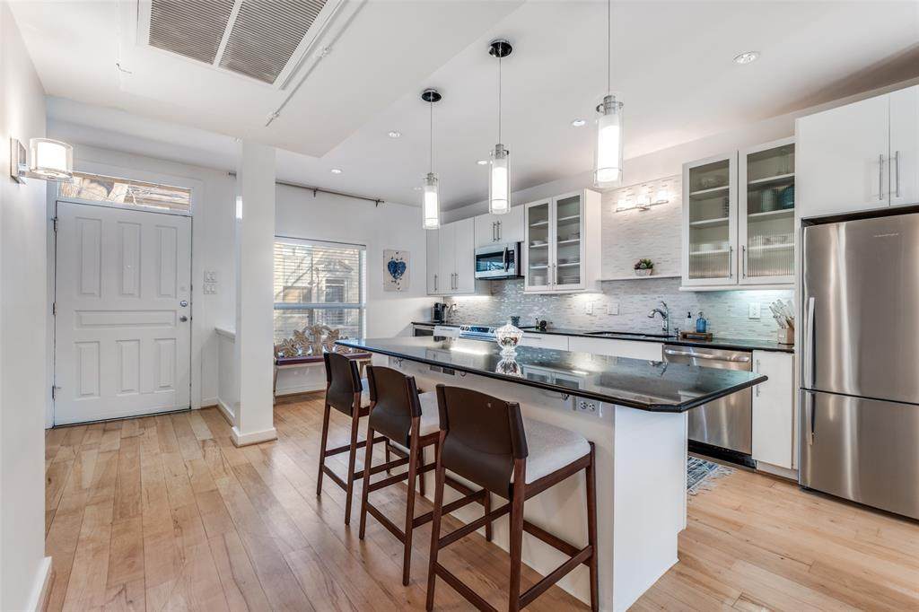 7404 Northwest Highway - Photo 1