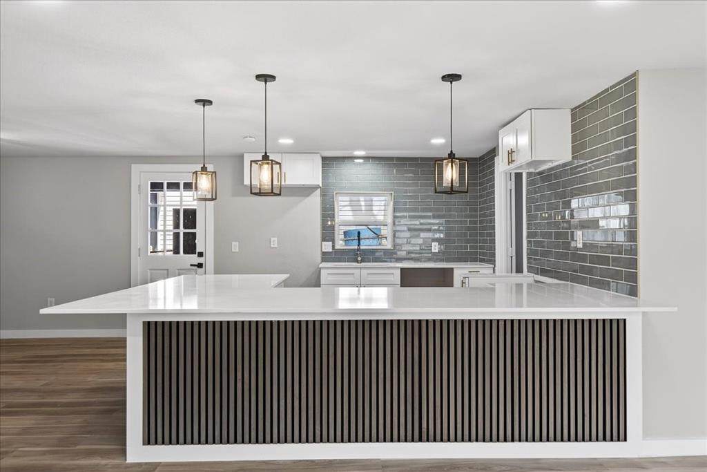 107 Lakewood Drive - Photo 1