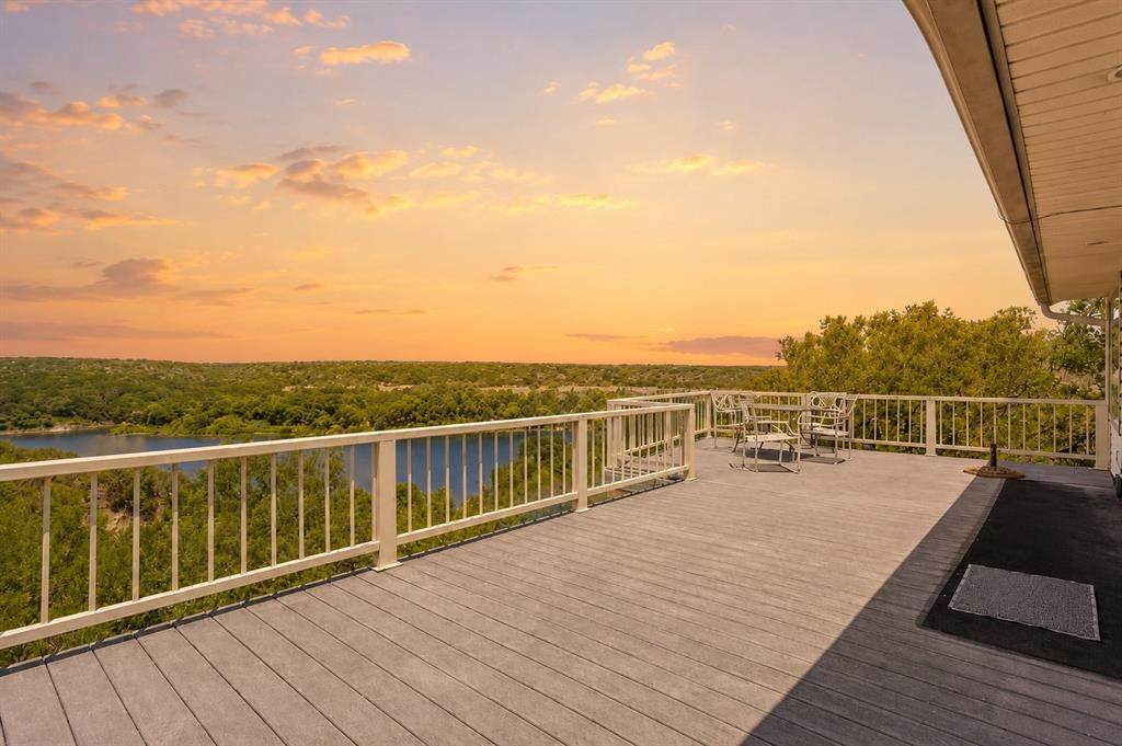 150 County Road 1604 - Photo 1