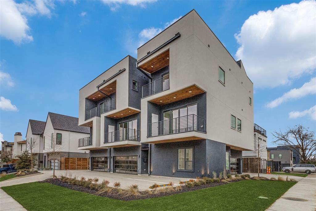 2714 Carroll Avenue - Photo 1