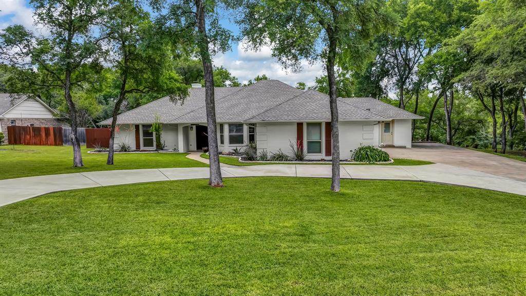 8012 Ravenswood Road - Photo 1