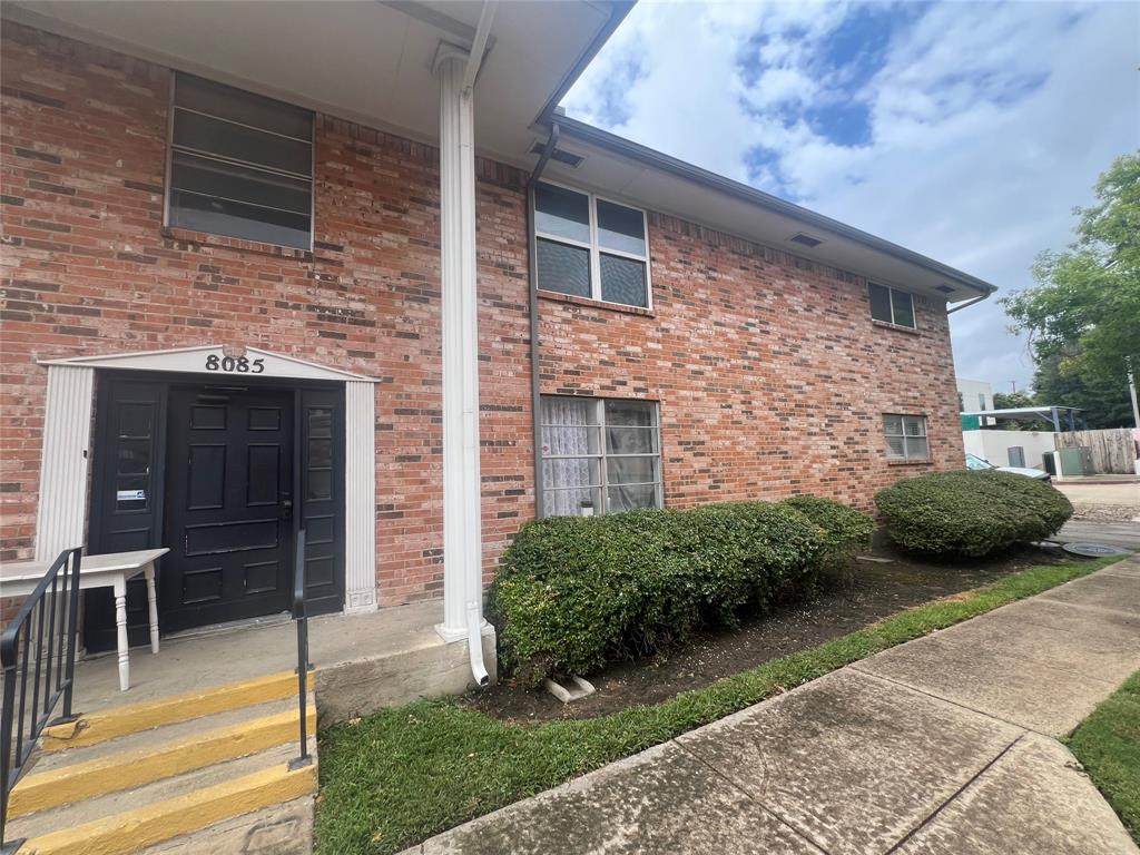 8085 Meadow Road - Photo 1