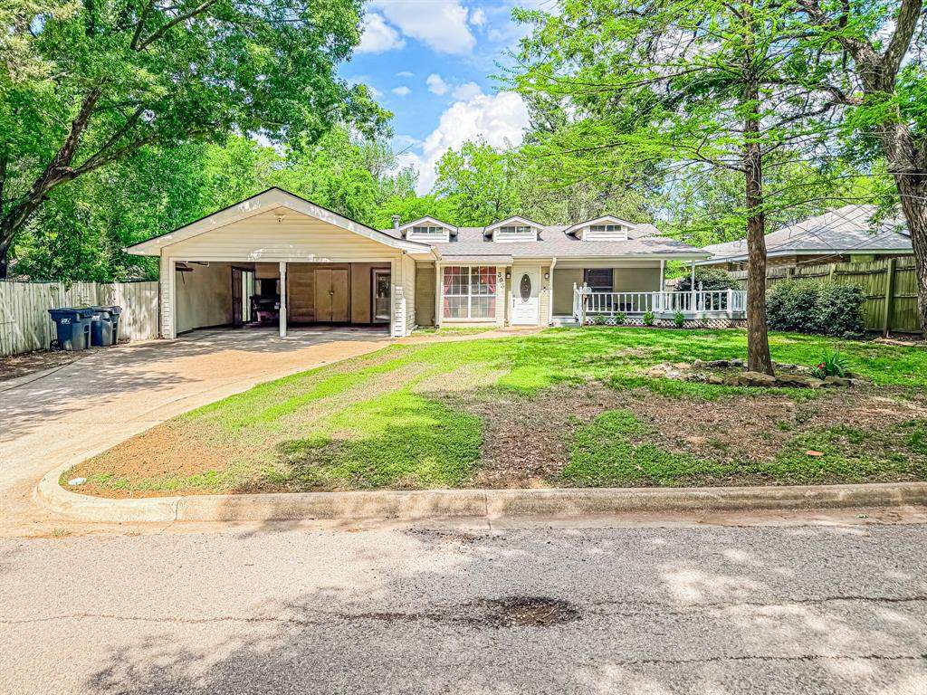 303 30th Street - Photo 1