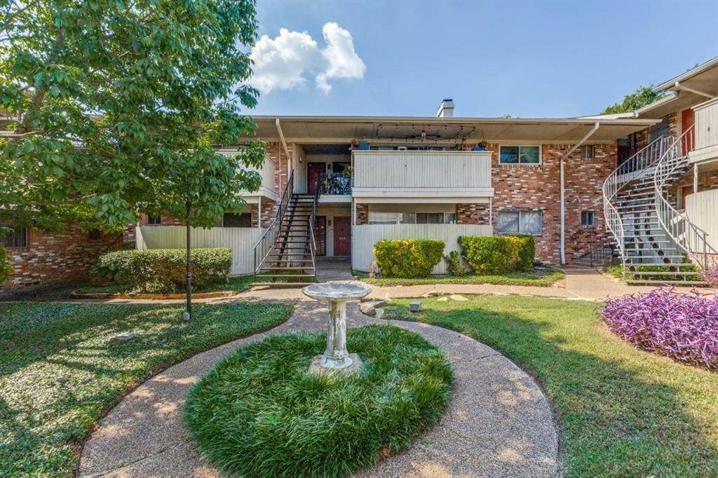 7832 Royal Lane - Photo 1