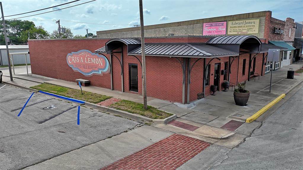 201 Clay Street - Photo 1