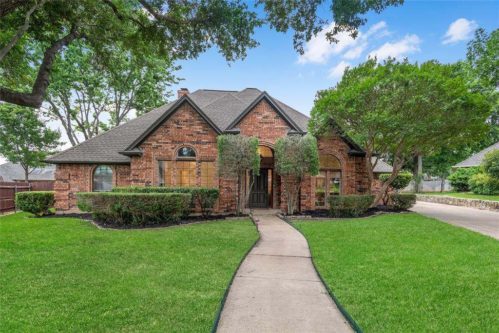 1004 Red Oak Court - Photo 1