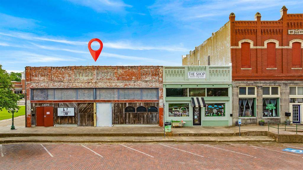 1205 Main Street - Photo 1