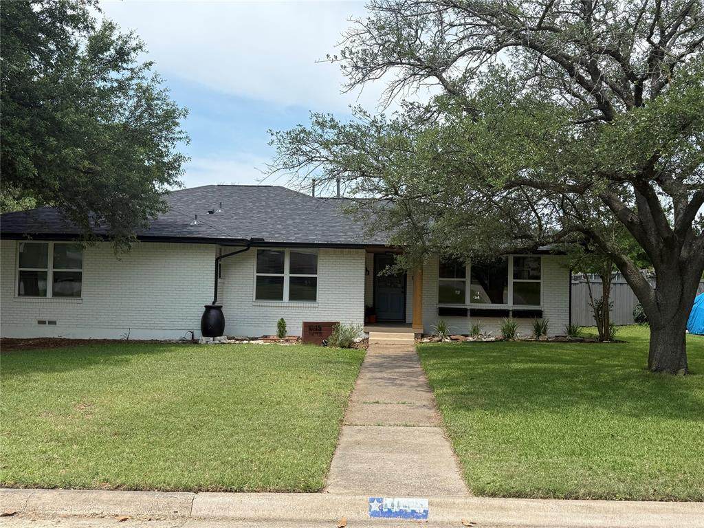 1045 Majors Drive - Photo 1