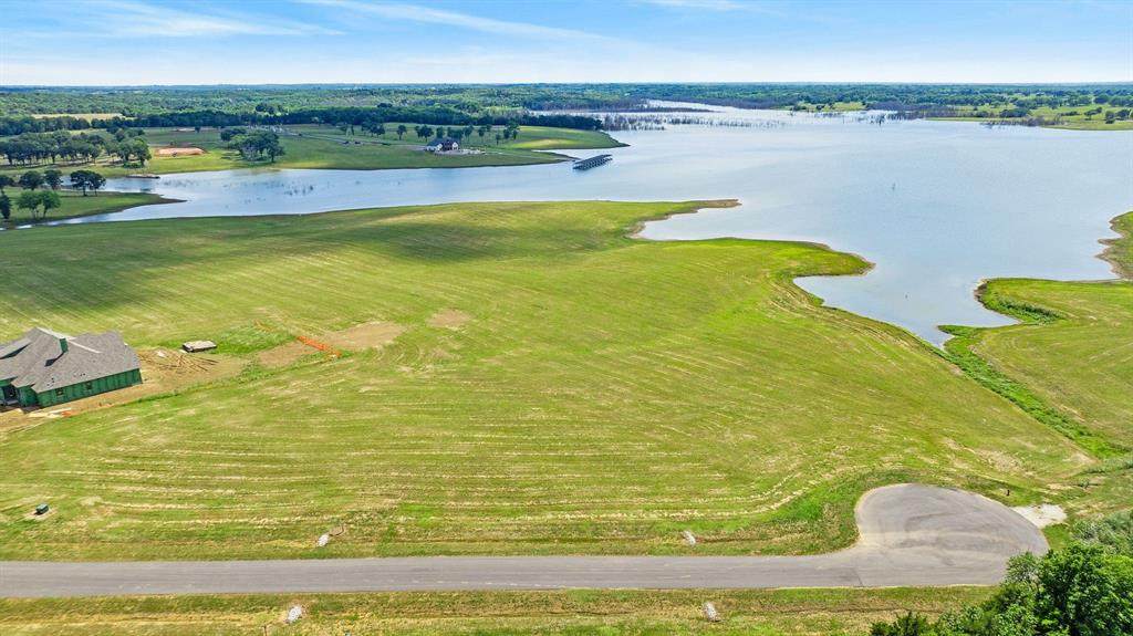 623 Lakeshore Terrace - Photo 1